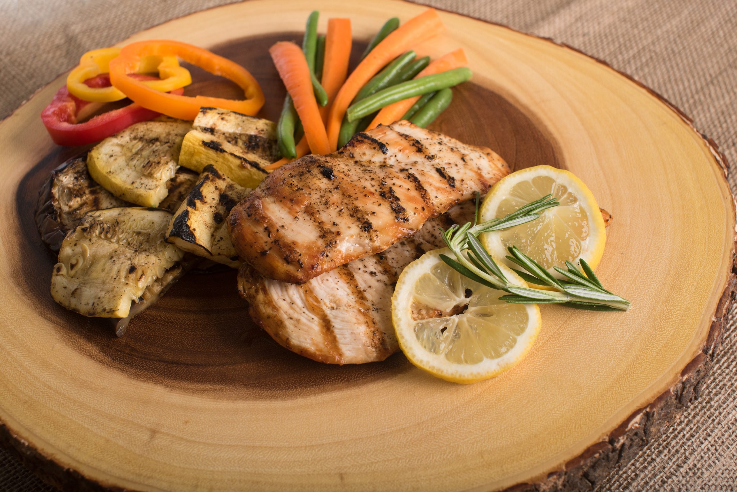chicken and vegetables on cutting board lose weight