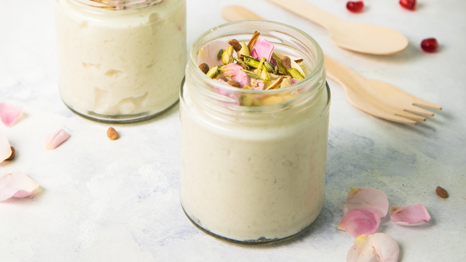 What is the Difference Between Prebiotics and Probiotics?